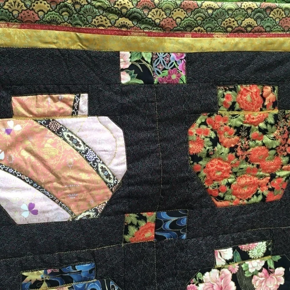 NWT Handcrafted Ginger Jar Quilt